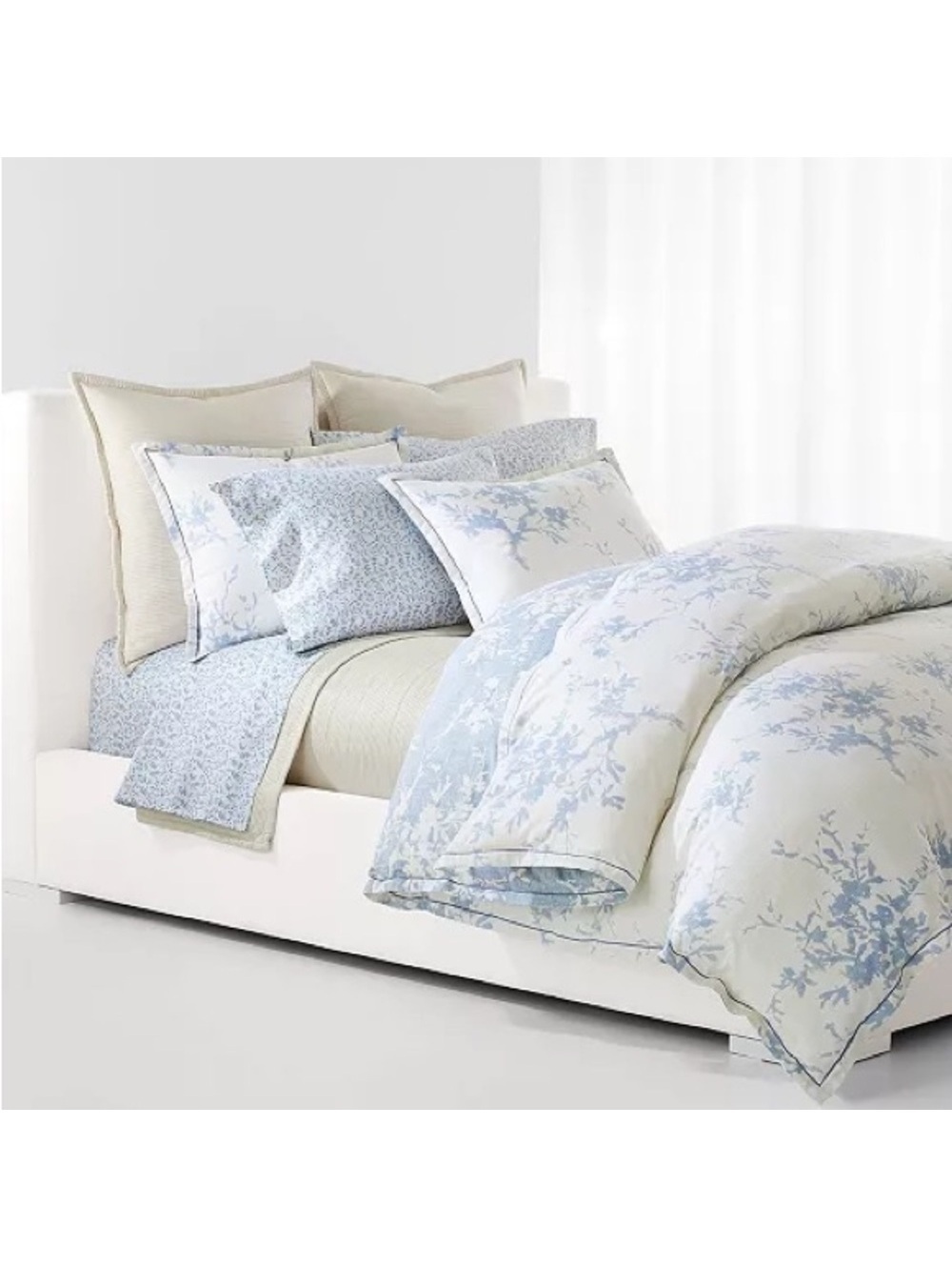 Lauren Ralph Lauren Eva Comforter in Cream Blue, Full/Queen, Open Box - NEW